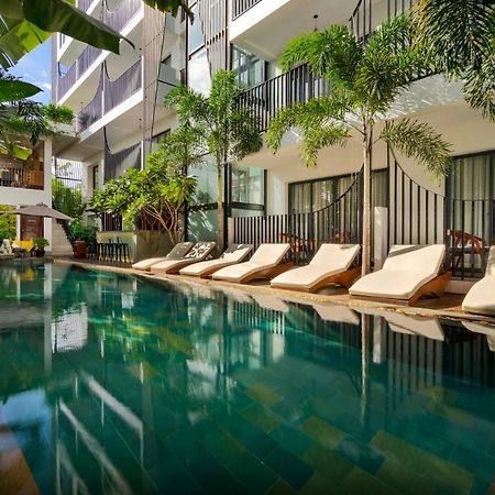 The Thirdfold Residence Ciudad de Siem Riep Exterior foto The hotel's pool